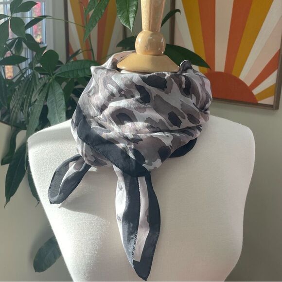 Nicole Miller Studio Silk Animal Cheetah Print Scarf - Picture 2 of 7